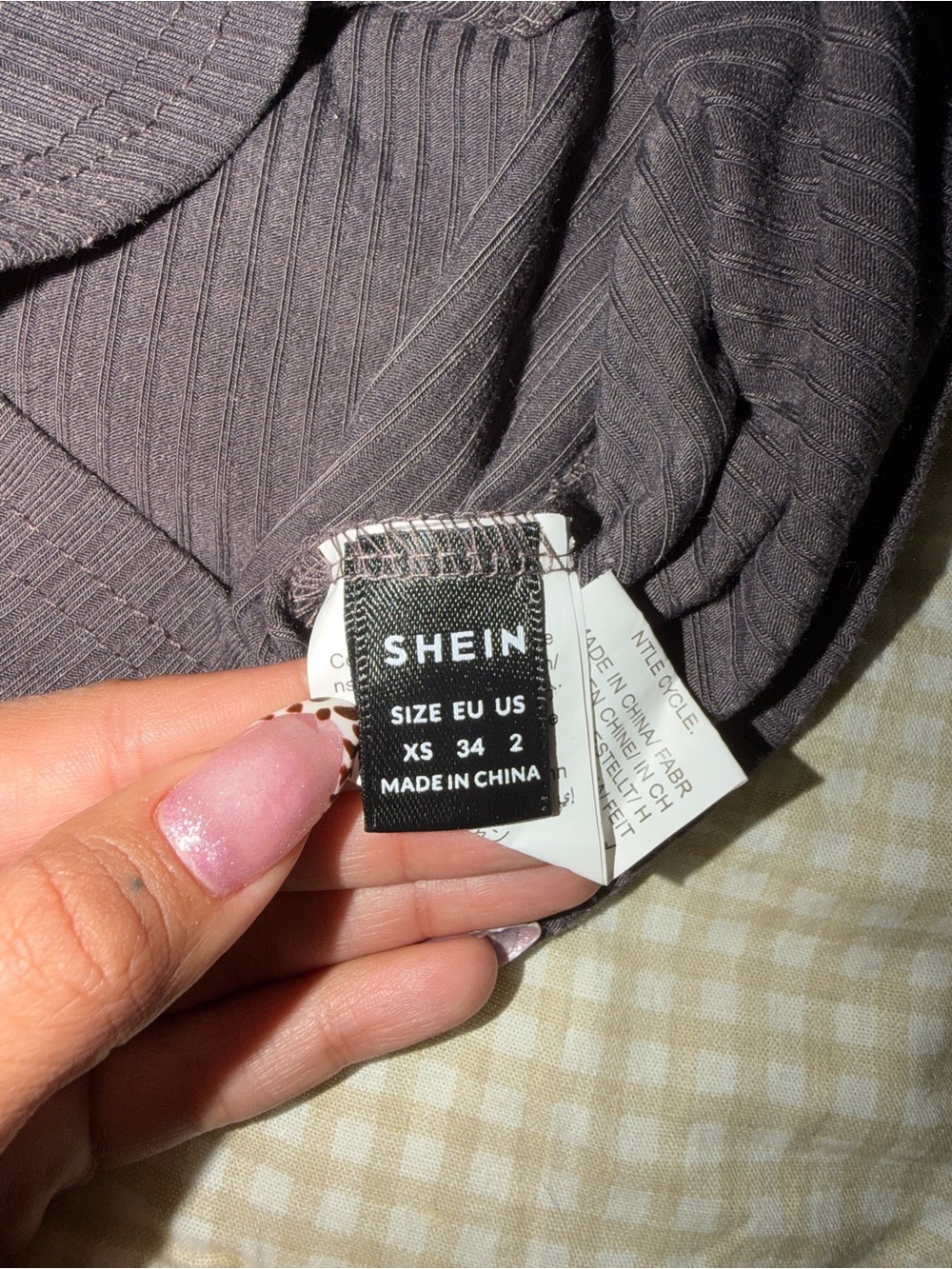 SHEIN Black Ribbed Button-Front Cami - Picture 4 of 4
